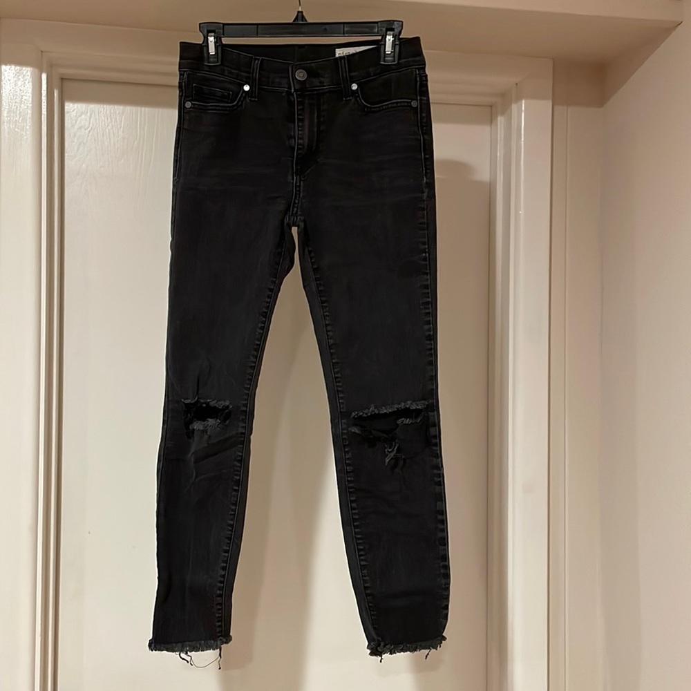 Pistola Distressed Skinny Jeans